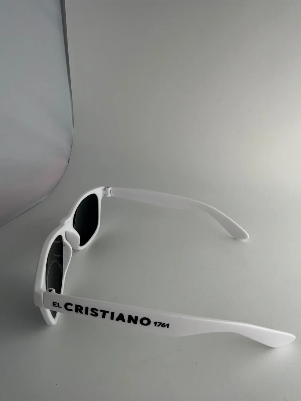 White Sun Glasses by El Cristiano 1761